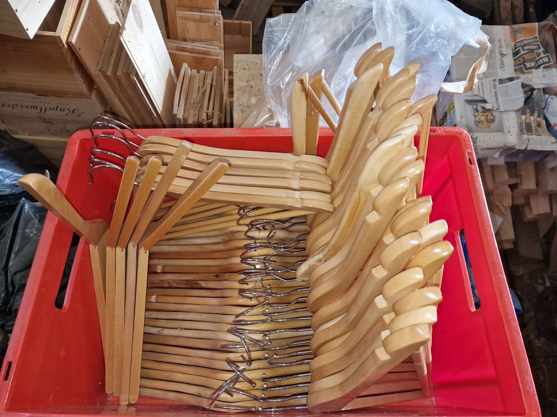 Appendiabiti: Kleiderbügel, Holz – Usato da Flüelen venduto da novena 3