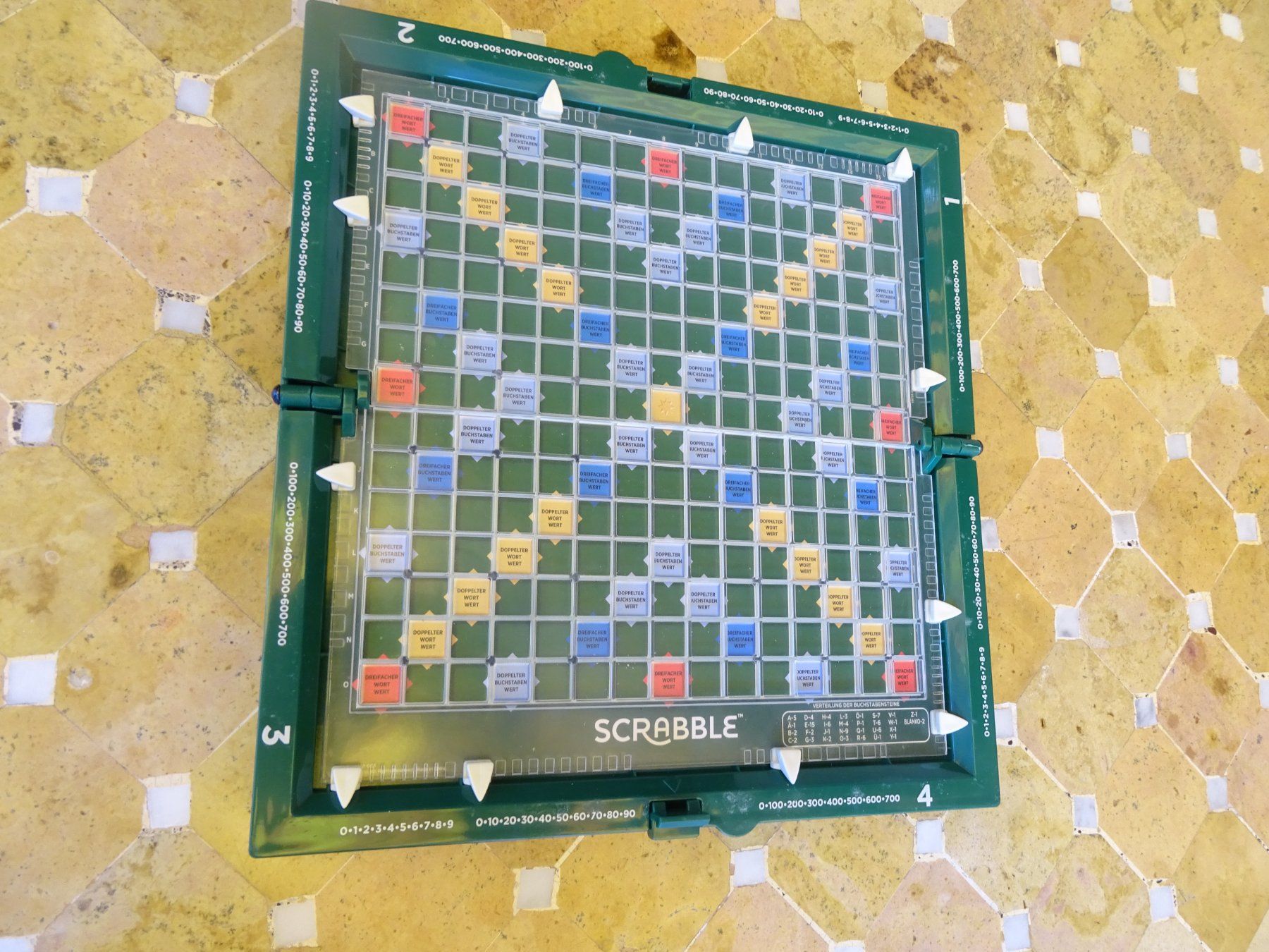Spiele: SCABBLE Box – Gebraucht aus Au ZH von xelagreb01