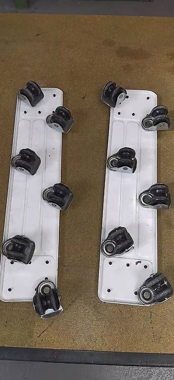Komplettküchen: Roulettes pour déplacer meubles/électroménagers  – Gebraucht aus Cointrin von Flo101