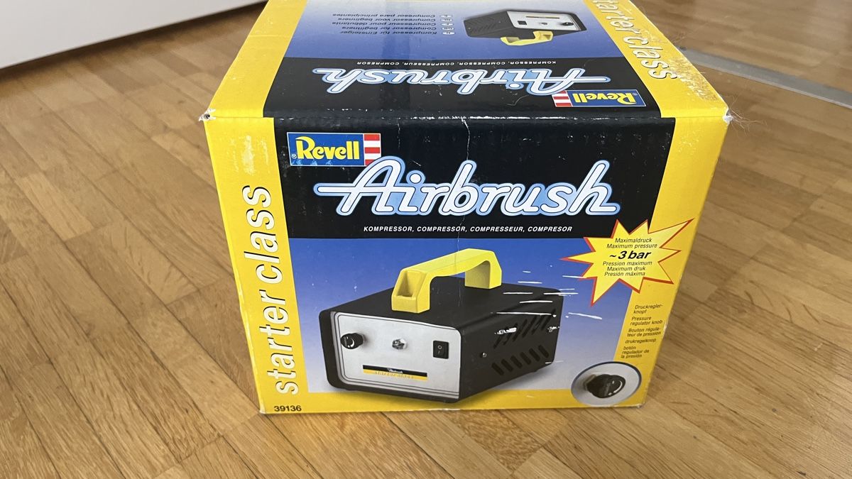 Revell Compressori: Airbrush Kompressor starter class Revell – Usato da Ebikon venduto da Gismo0