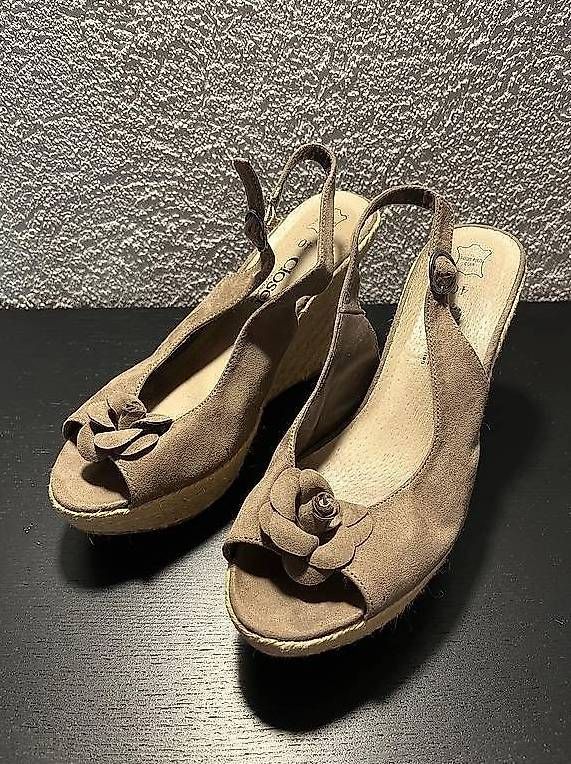 Scarpe da donna: Blockabsatzschuhe / Chaussures à talon "bloc" – Usato da Soral venduto da Diiiiiiiane