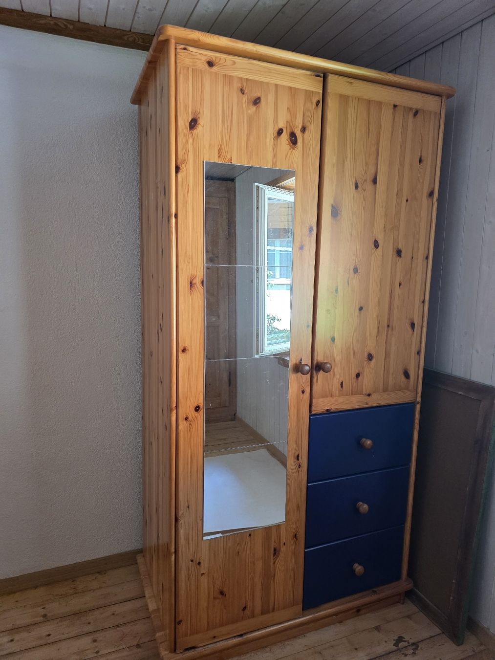 Schränke: Schrank massiv – Gebraucht aus Adlikon von Clara28