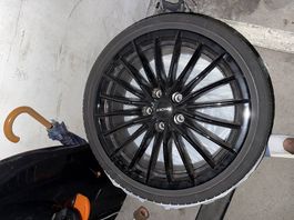 Bridgestone Sommerreifen + Felgen 235/35/19 