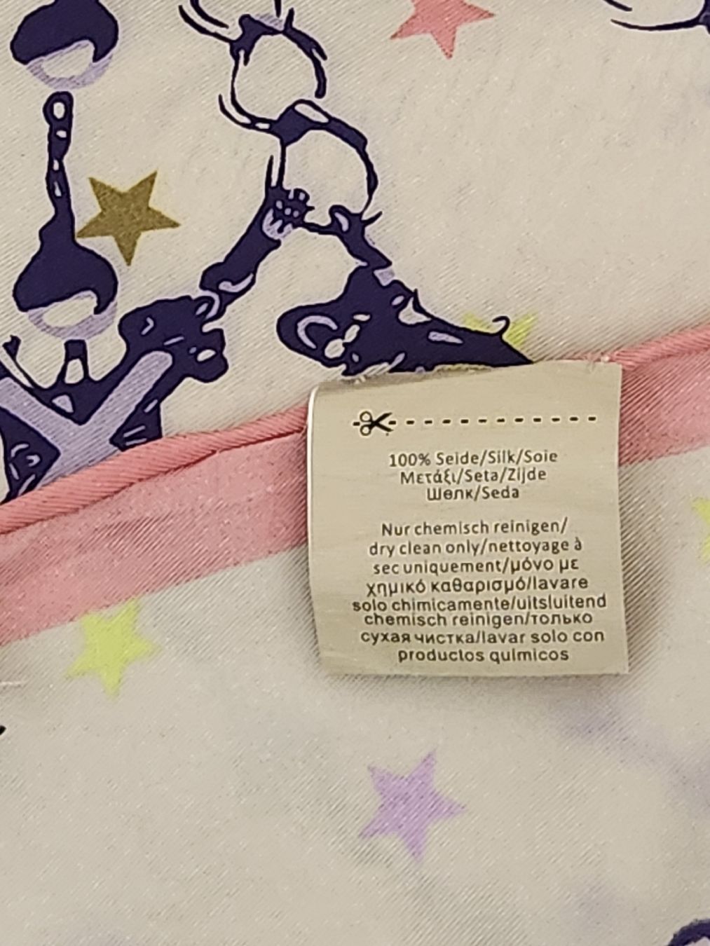 Foulards, Tücher & Schals: Foulard CODELO 100% soie crème imprimé chaînes pistolets – Gebraucht aus Niedergösgen von Eva2410 5