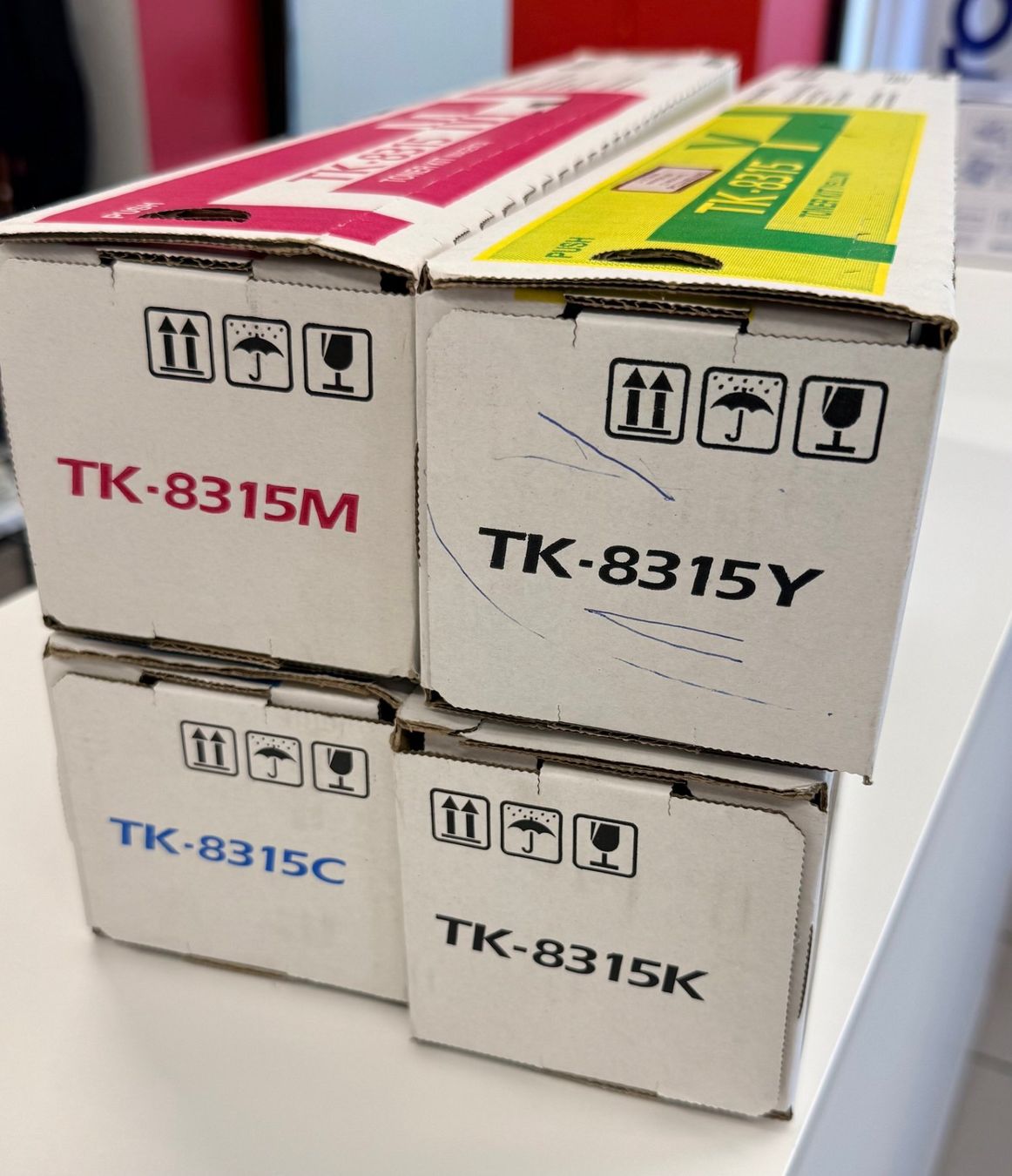 Kyocera Cartucce per stampanti & toner: Toner originale Kyocera TK-8315K/M/C/Y – Nuovo e nell'imballaggio originale da Bellinzona venduto da Ario13 2