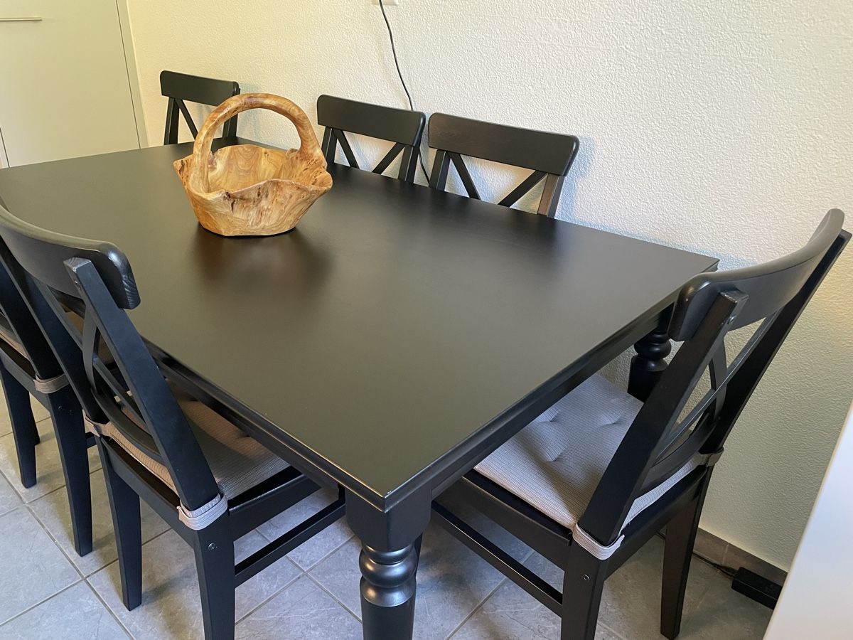Ikea Tavoli: Esstisch ROSENTORP, schwarz, 155/215x87 cm – Usato da Zürich venduto da dan_x8yd 1