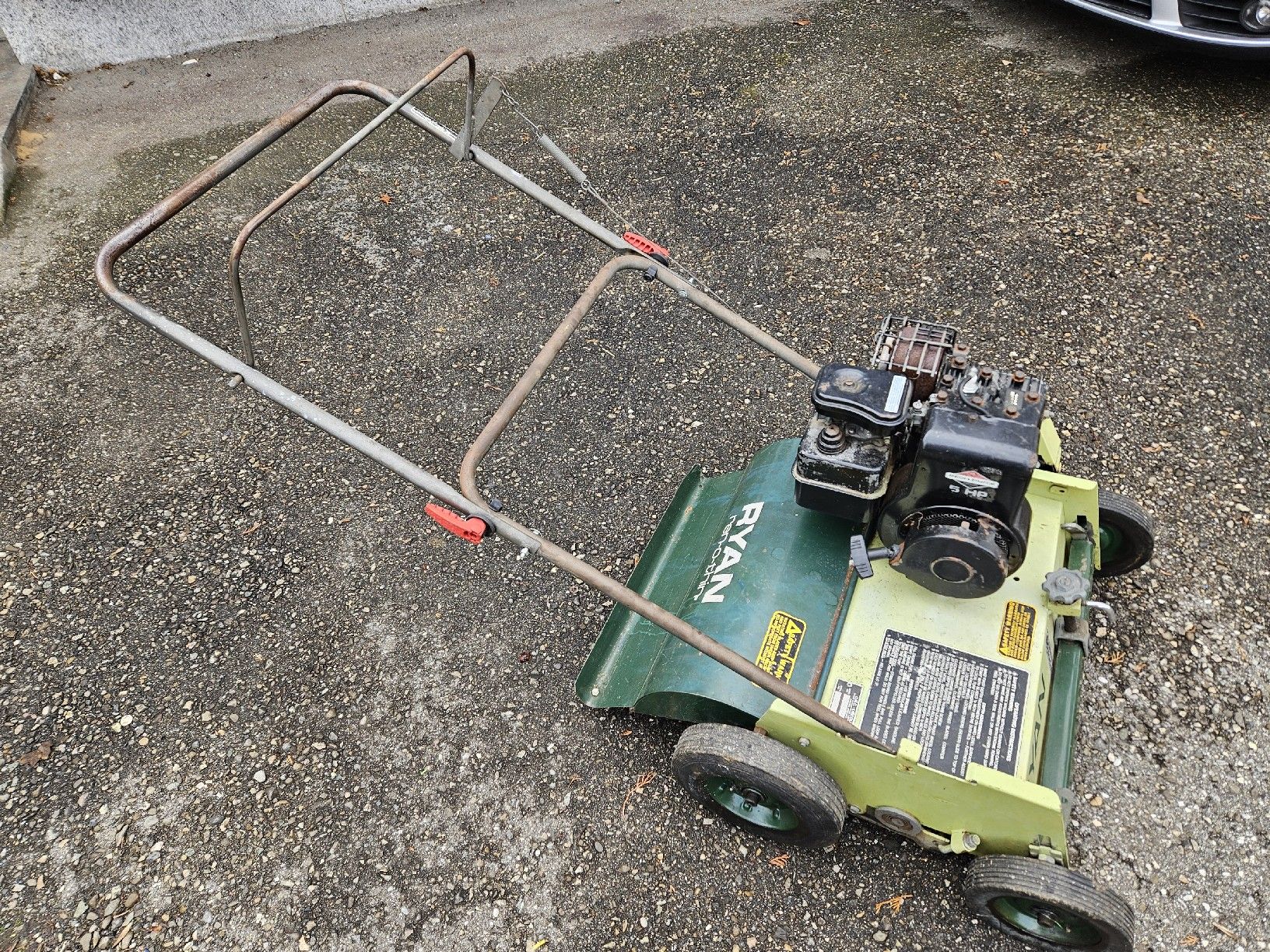 Attrezzi per la lavorazione del suolo: Ryan Rasenlüfter / Vertikutierer Briggs&Stratton 5 PS – Usato da Oberburg venduto da znas