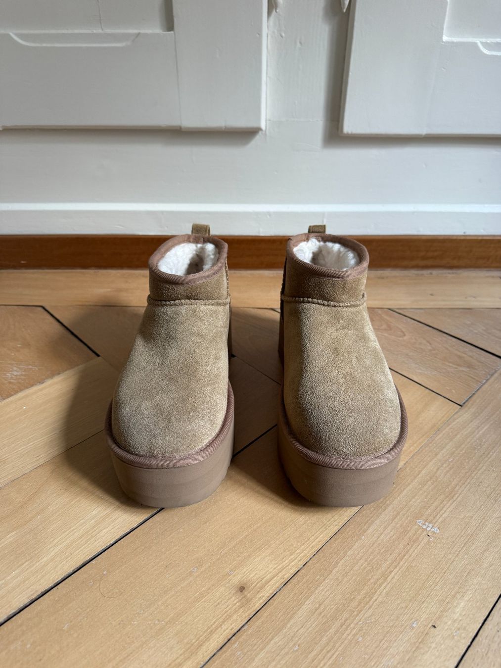 Ugg Scarpe da donna: UGG - Leder Plateau Winterschuhe hellbraun 38 – Usato da Zürich venduto da Diazaio 1