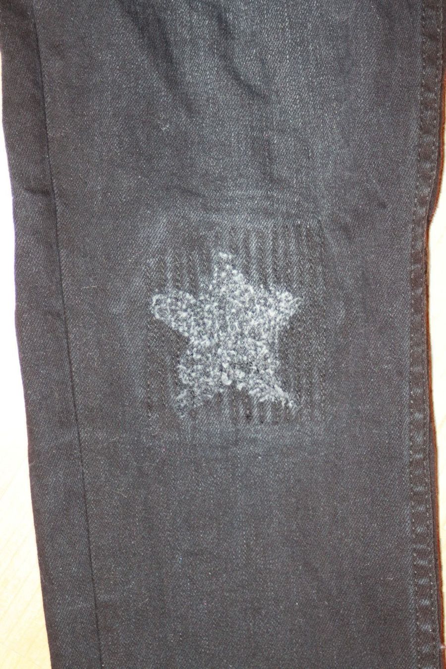 Vingino Pantaloni: schwarze Jeans  176 mit Sternen Vingino – Nuovo (secondo la descrizione) da Wenslingen venduto da Strick4Alpaca 1