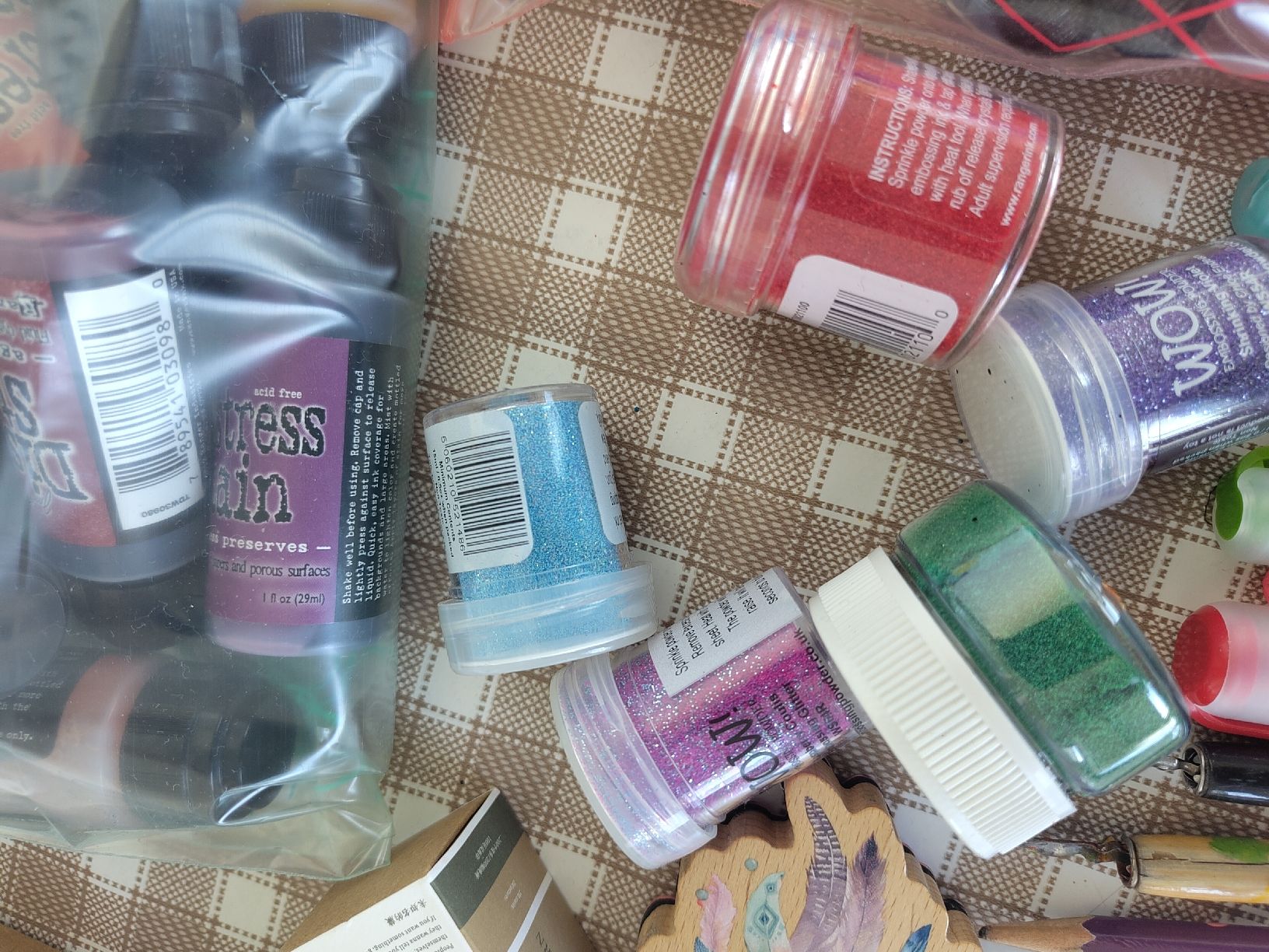 Kit bricolage: Bastelmaterial Stifte, Farben, Embossing, Schablonen Konvolu – Usato da Birsfelden venduto da Aline040 4