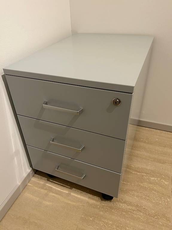 Korpus: Rollcontainer 4 Stk à CHF 100 – Gebraucht aus Binningen von moar73