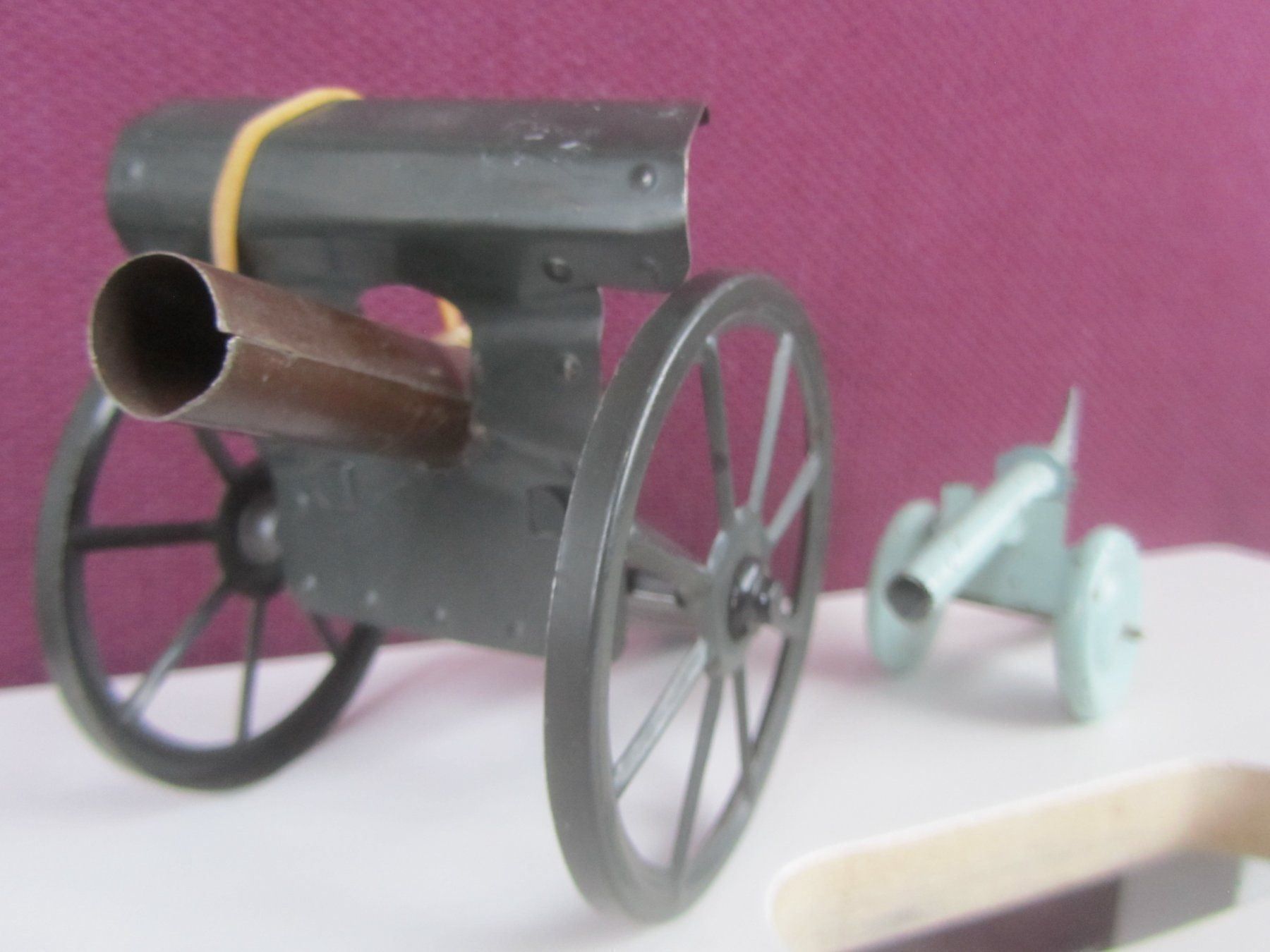 Spielzeuge: lot de 2 canons jouet anciens – Gebraucht aus Pampigny von Calypso06 2