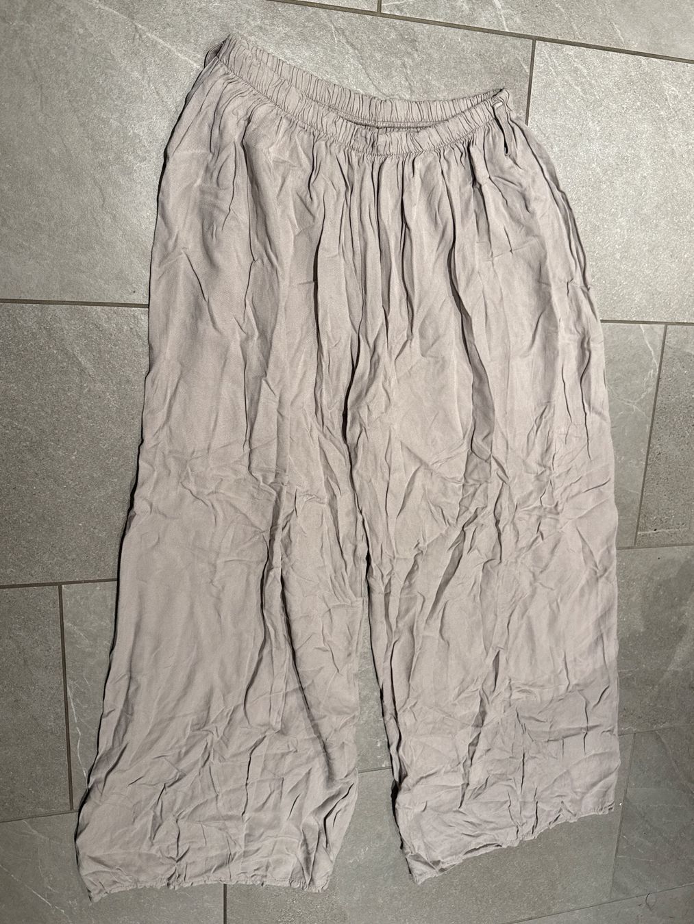 Hosen: Damen Pluder- Hose XL – Gebraucht aus Amriswil von used2use 1