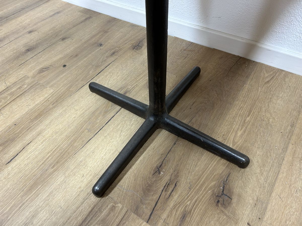 Tavoli: Bistrotisch (68x68cm) Esche massiv – Usato da Basel venduto da MoebelSackmann 4