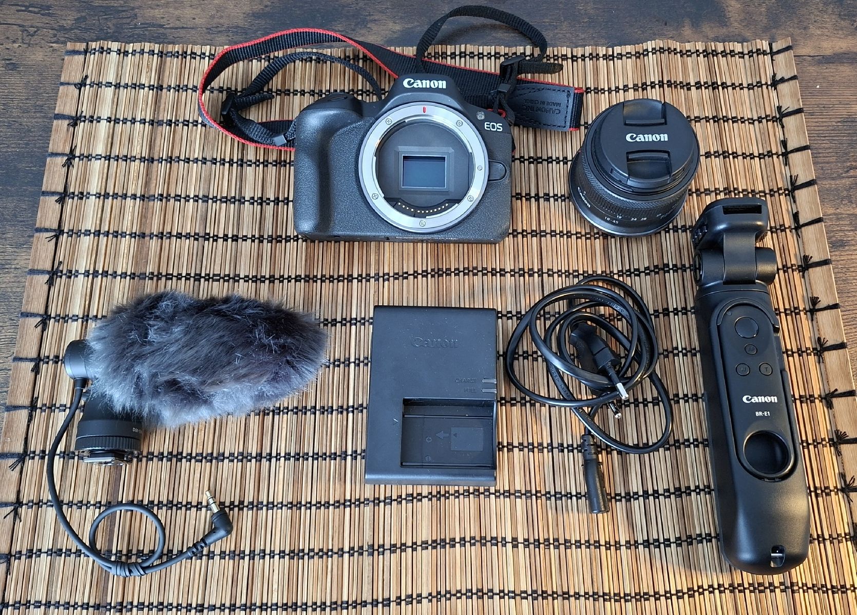 Canon Kamera: Canon EOS R50 Kamera Content Creator Kit – Gebraucht aus Ballwil von Patrick218 1