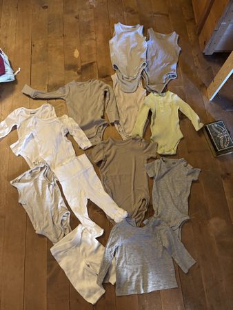 Lot vêtements bébé naissance 13 pces