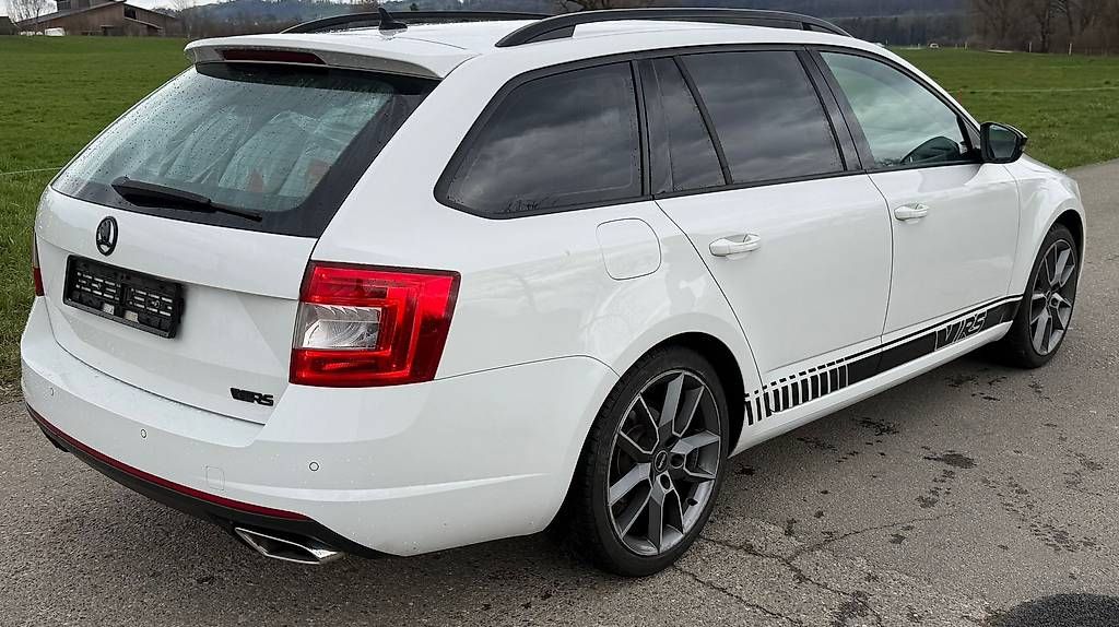 Automobili: Skoda Octavia RS 2.0 TDI – Usato da Dübendorf venduto da LK08 3