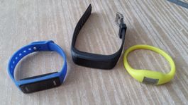 Lot 3  Fitnesstracker Smartwatch
