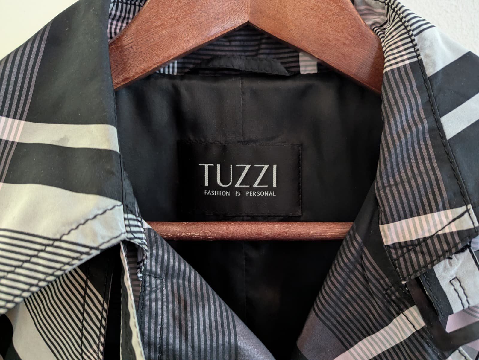 Cappotti: Neuwertiger Mantel von Tuzzi – Nuovo e nell'imballaggio originale da Zürich venduto da Simone__K 1