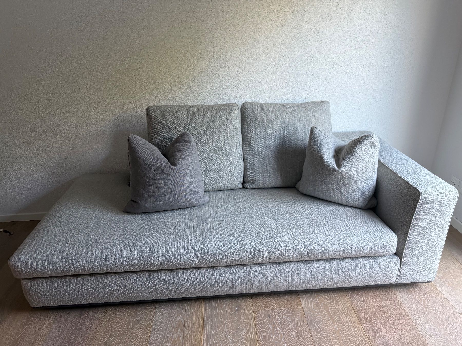 Minotti Sofas: MINOTTI Halbinsel Sofa 215, Mod. Powell, grau, B: 215 cm – D'occasion à Zofingen par momo4800 1