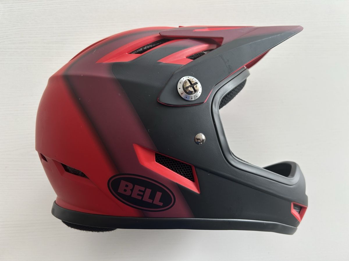 Bell Caschi: Casque descente VTT enfant – Usato da Courrendlin venduto da kiki_villemin