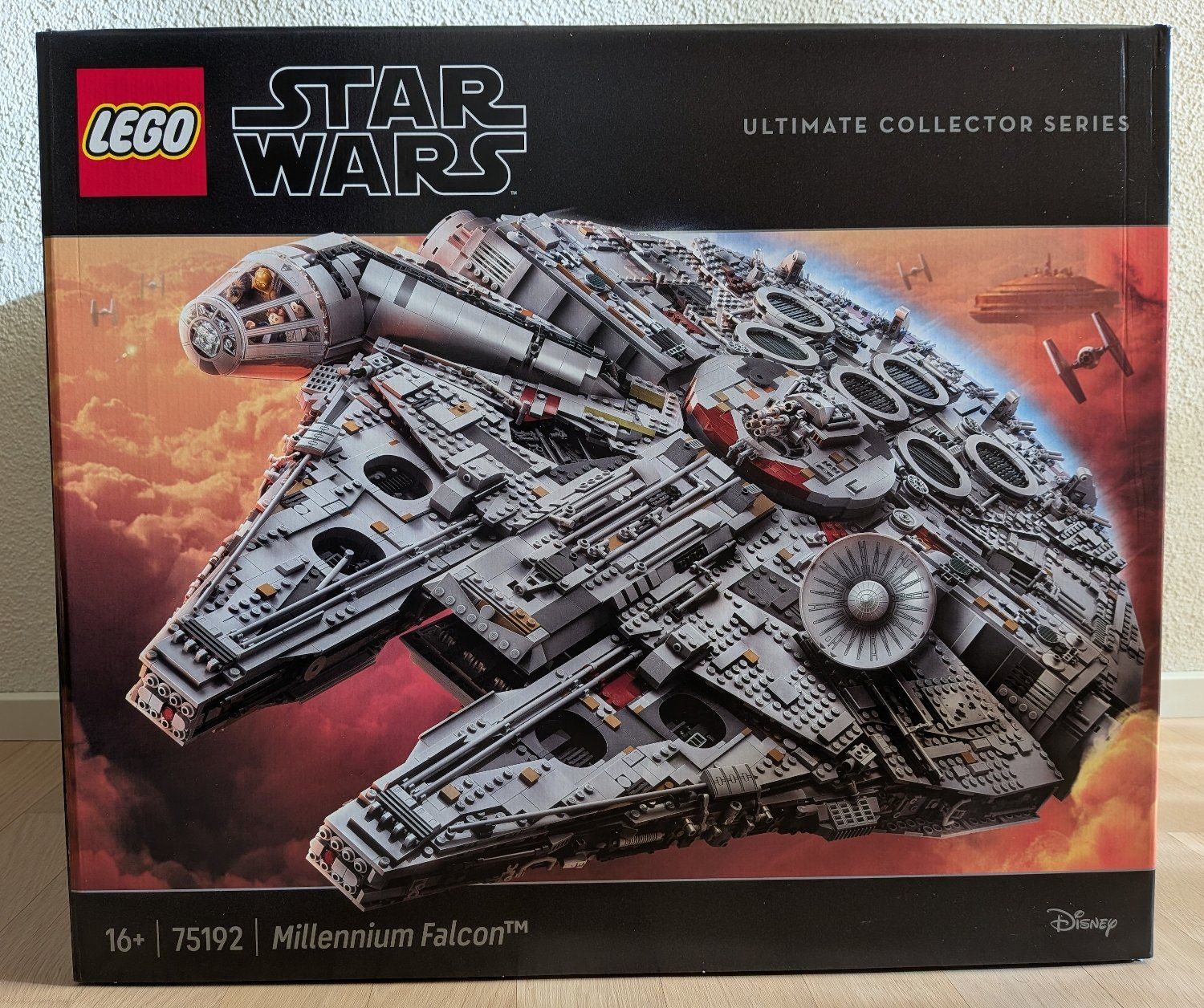 Lego Kit di costruzioni: LEGO Star Wars - Millennium Falcon - 75192 – Nuovo e nell'imballaggio originale da Münsingen venduto da Scorpio_