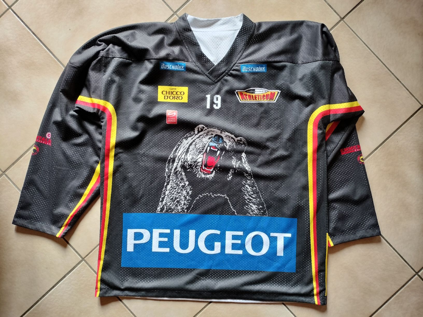 Canottiere & Pantaloni: Zwei SC Bern SCB Trikot in einem – Nuovo (secondo la descrizione) da Schwanden Sigrisw venduto da Wibe81 2