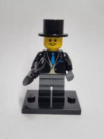 LEGO BAM Late 2023 Gentleman with Snout and umbrella