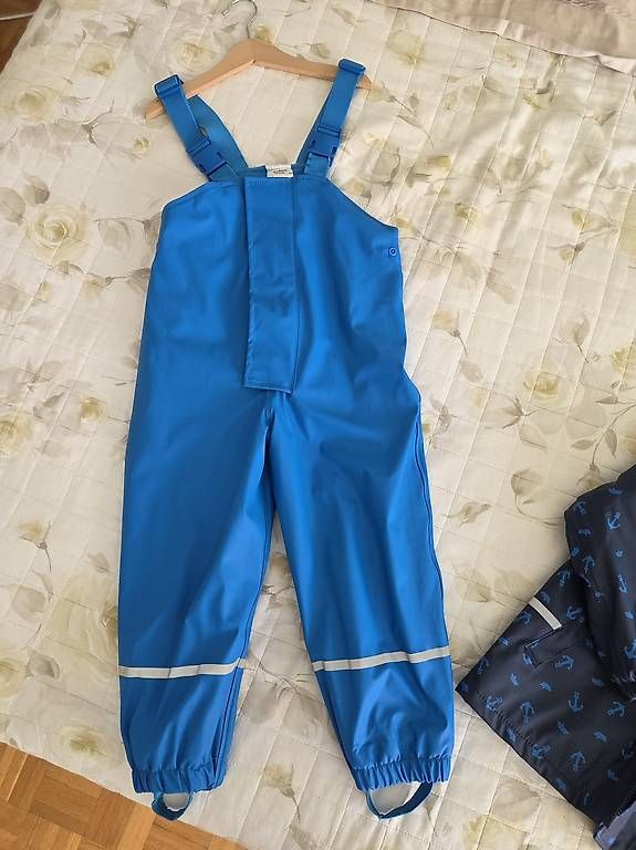Lotti & Set di vestiti: Completo Pioggia Bambino 5/6 anni – Usato da Sorengo venduto da ebr_h97t 2