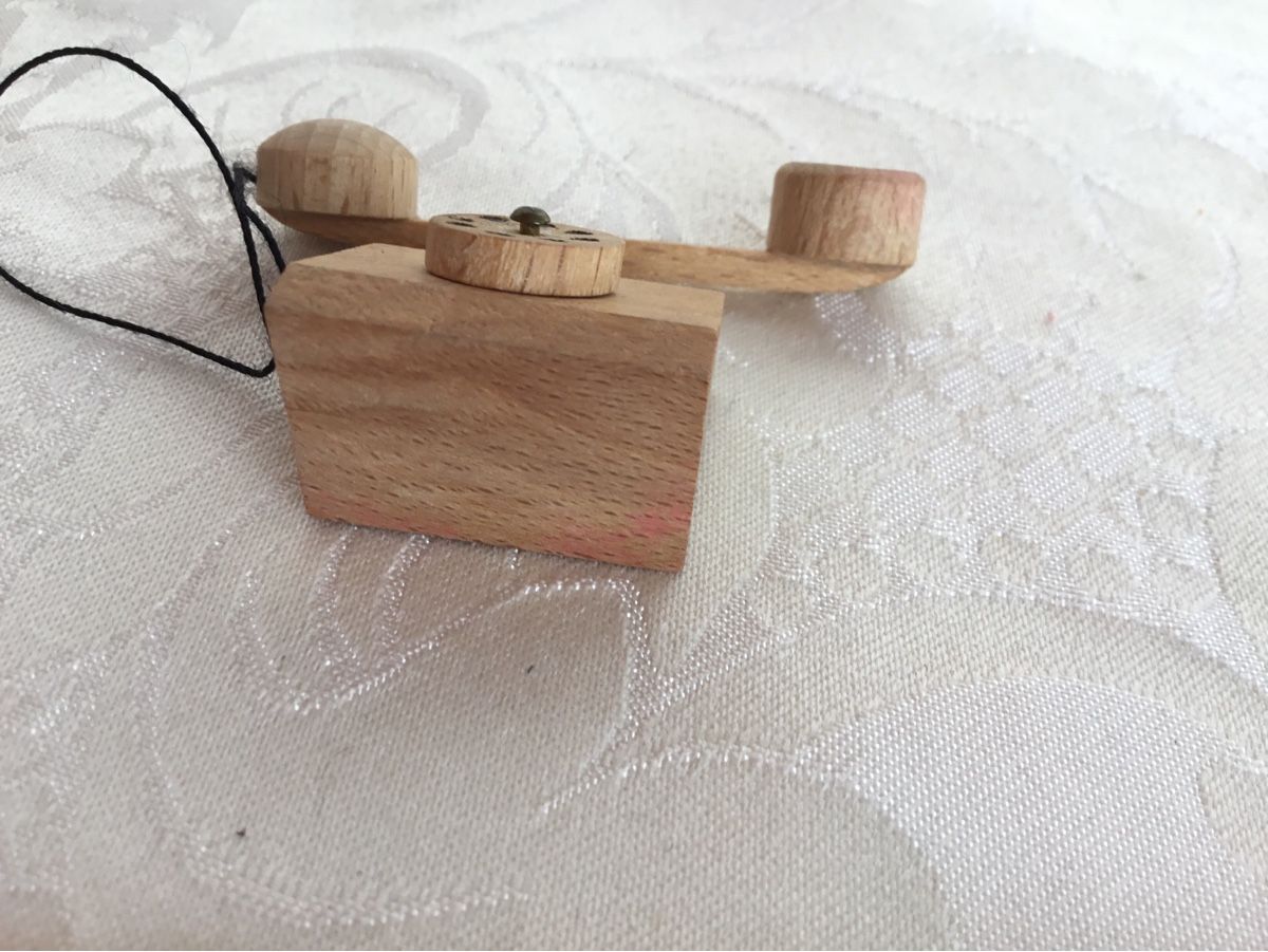 Giocattoli: Älteres Wählscheiben Telefon aus Holz – Usato da St. Gallen venduto da chamilla 2