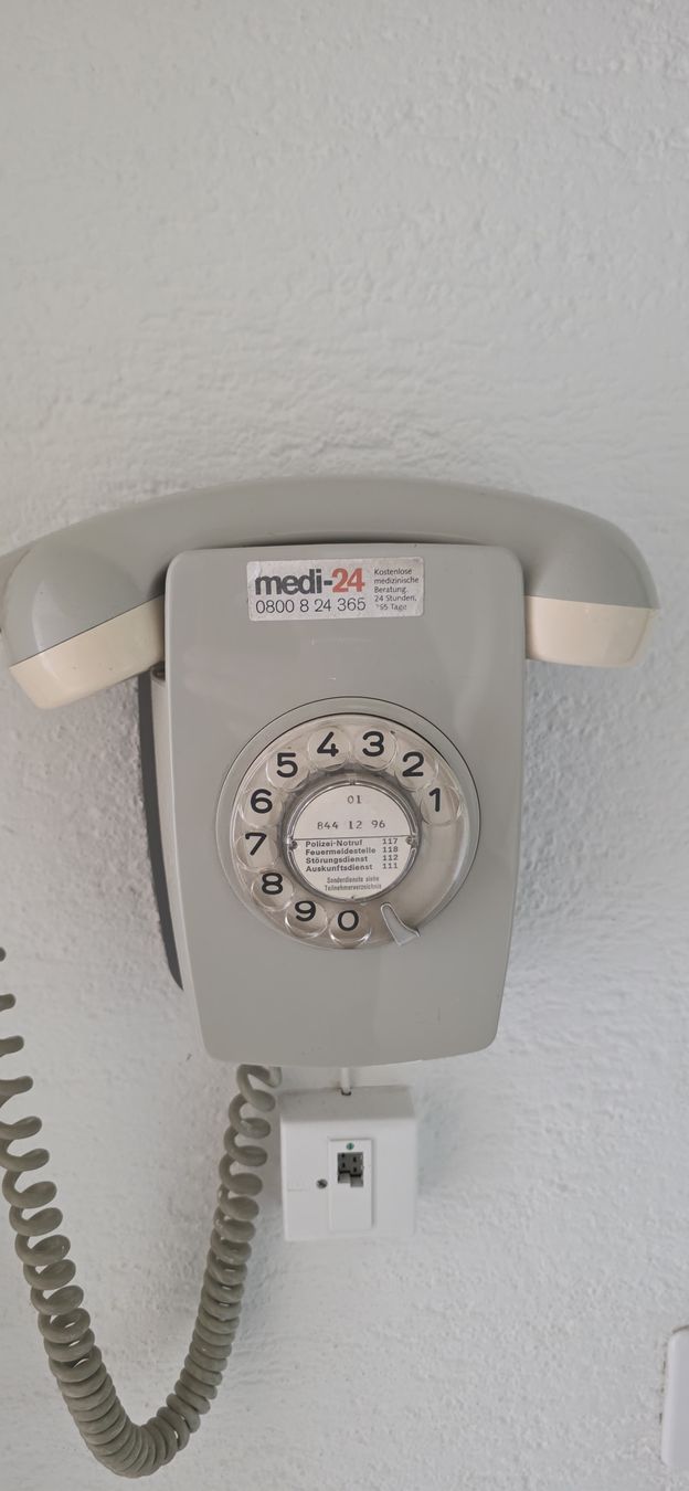 Telefoni: Vintage-Wandtelefon – Usato da Schwerzenbach venduto da Max460