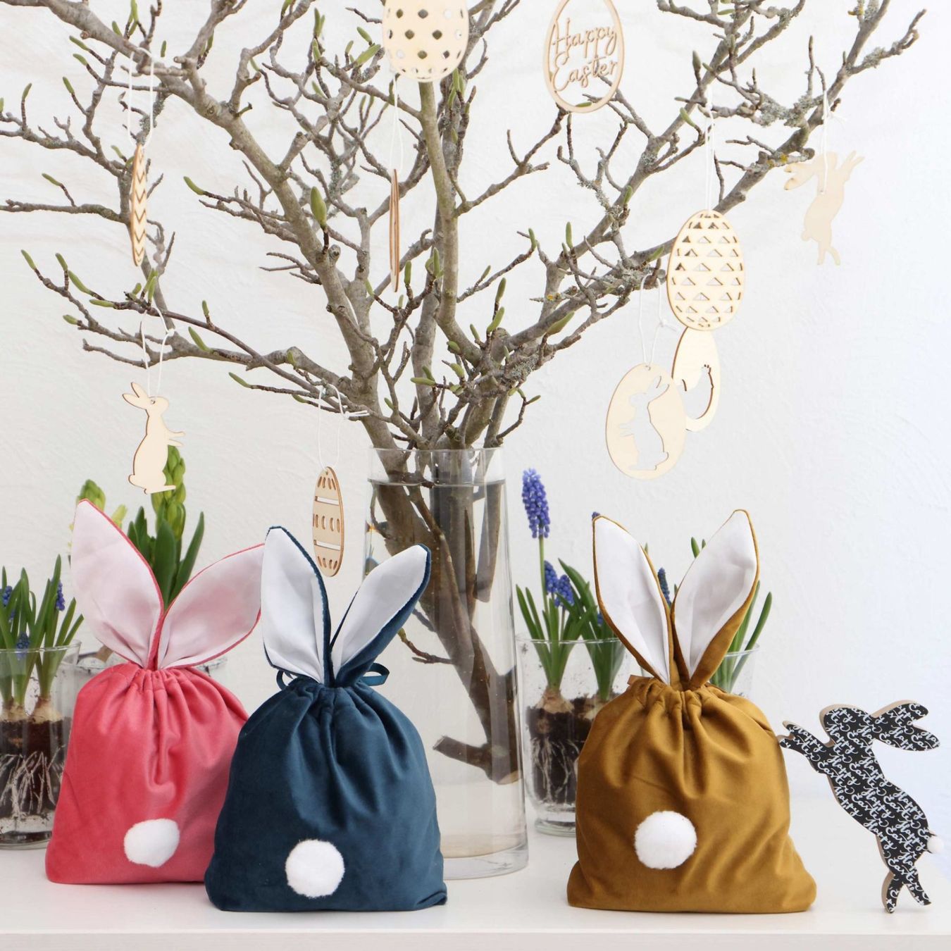 Alle Dekorationen: Oster Stoffsäckchen - Samt mit Ohren und Pompons – Neu und originalverpackt aus Walenstadt von Trend-24 3