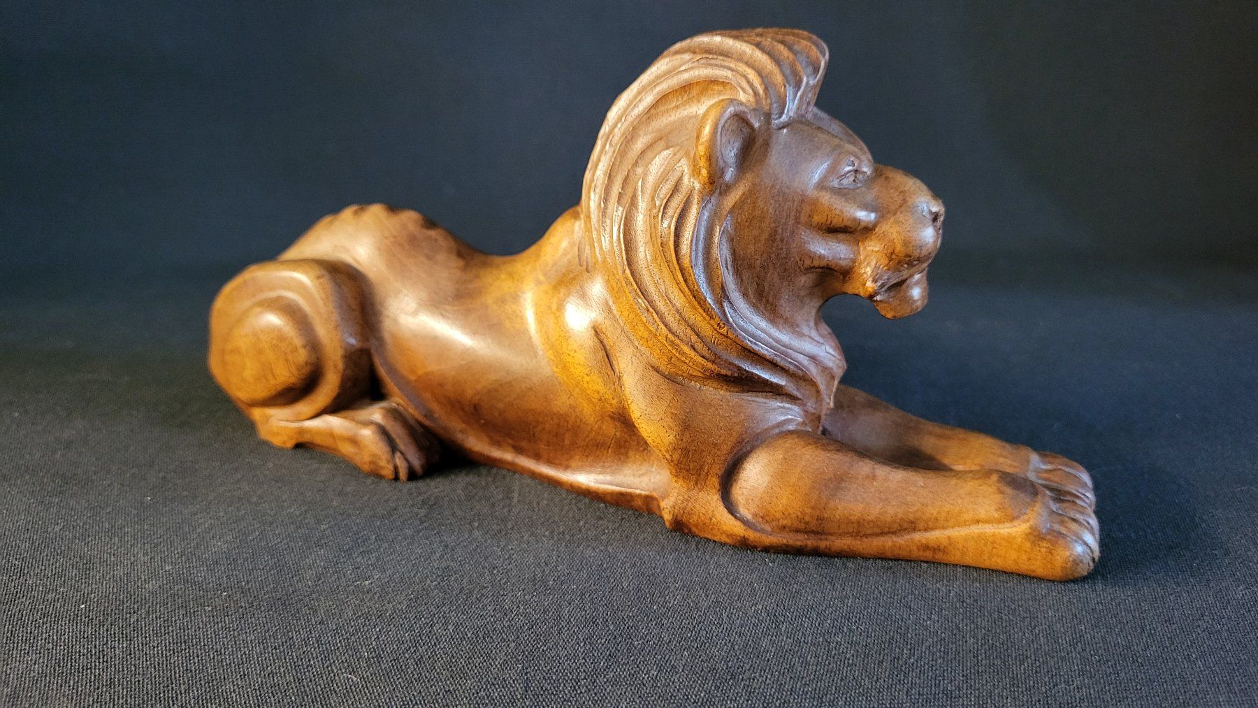 Statuette: Holz-Schnitzerei LÖWE – Usato da Basel venduto da spinne02 3