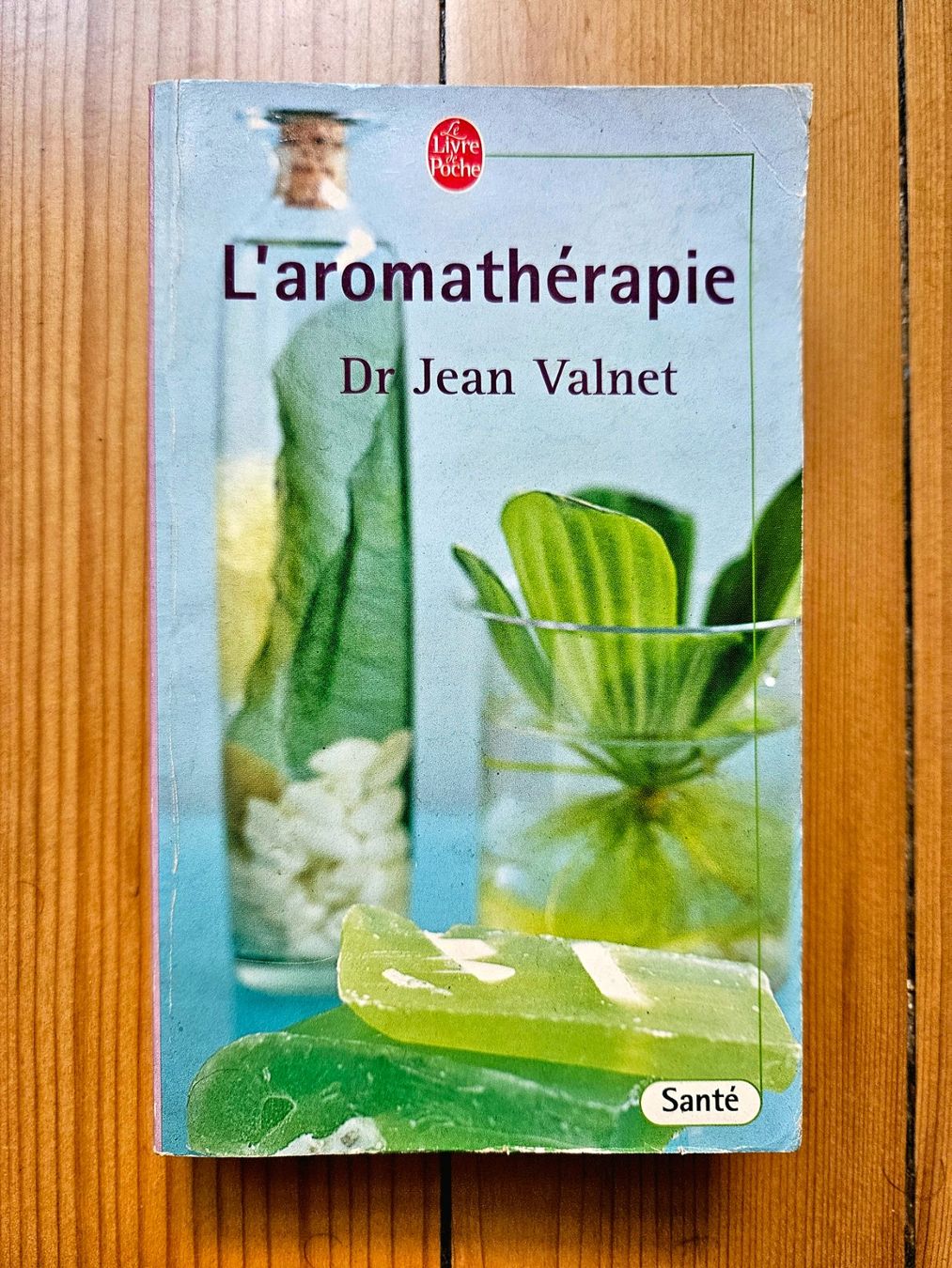 Libri: L'aromathérapie - Dr Jean Valnet – Usato da Genève venduto da Januacoeli