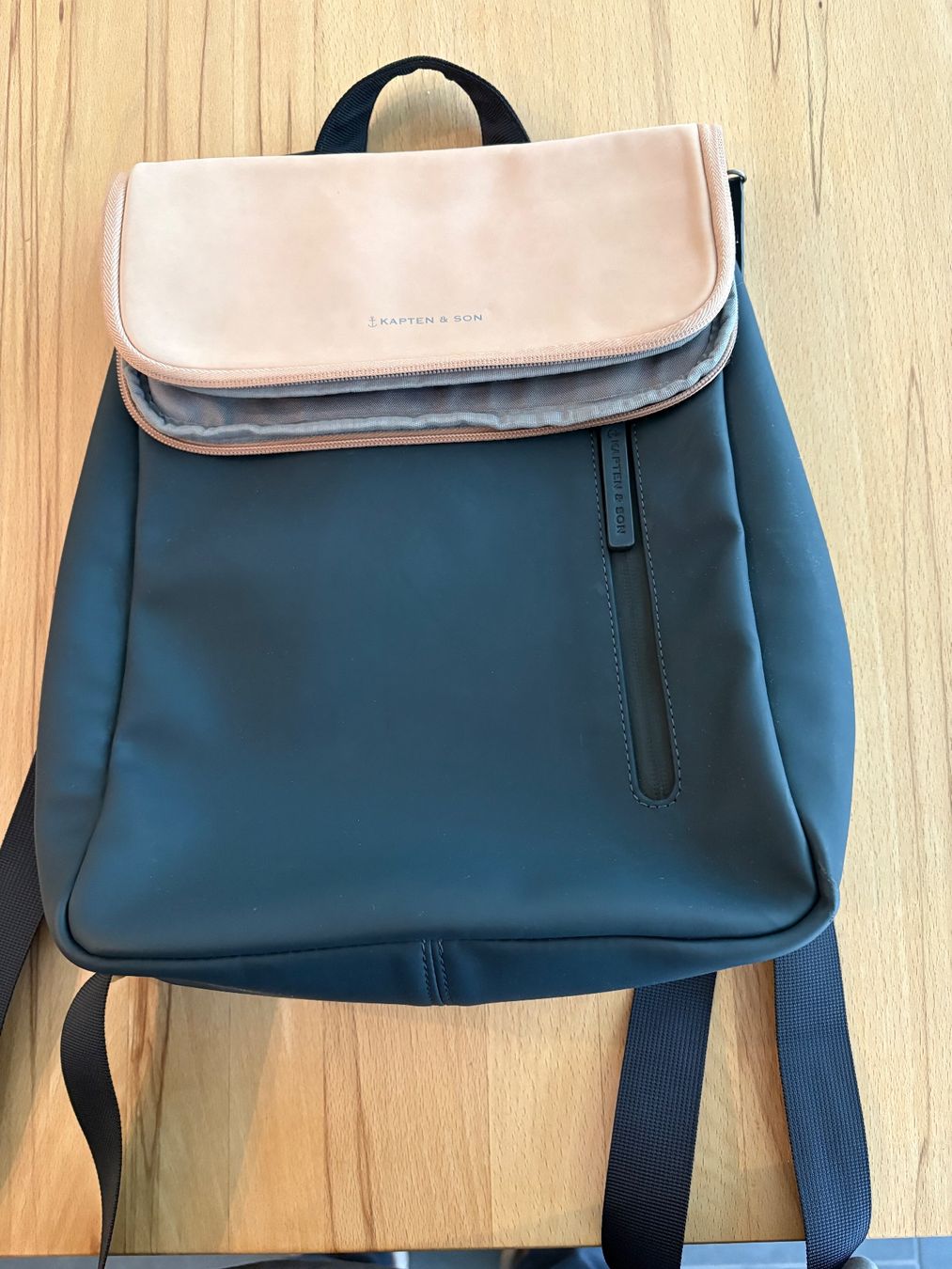 Kapten & Son Rucksäcke: Rucksack - Kapten & Son – Gebraucht aus Oberuzwil von jabano