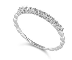 Anello in oro bianco con diamanti naturali