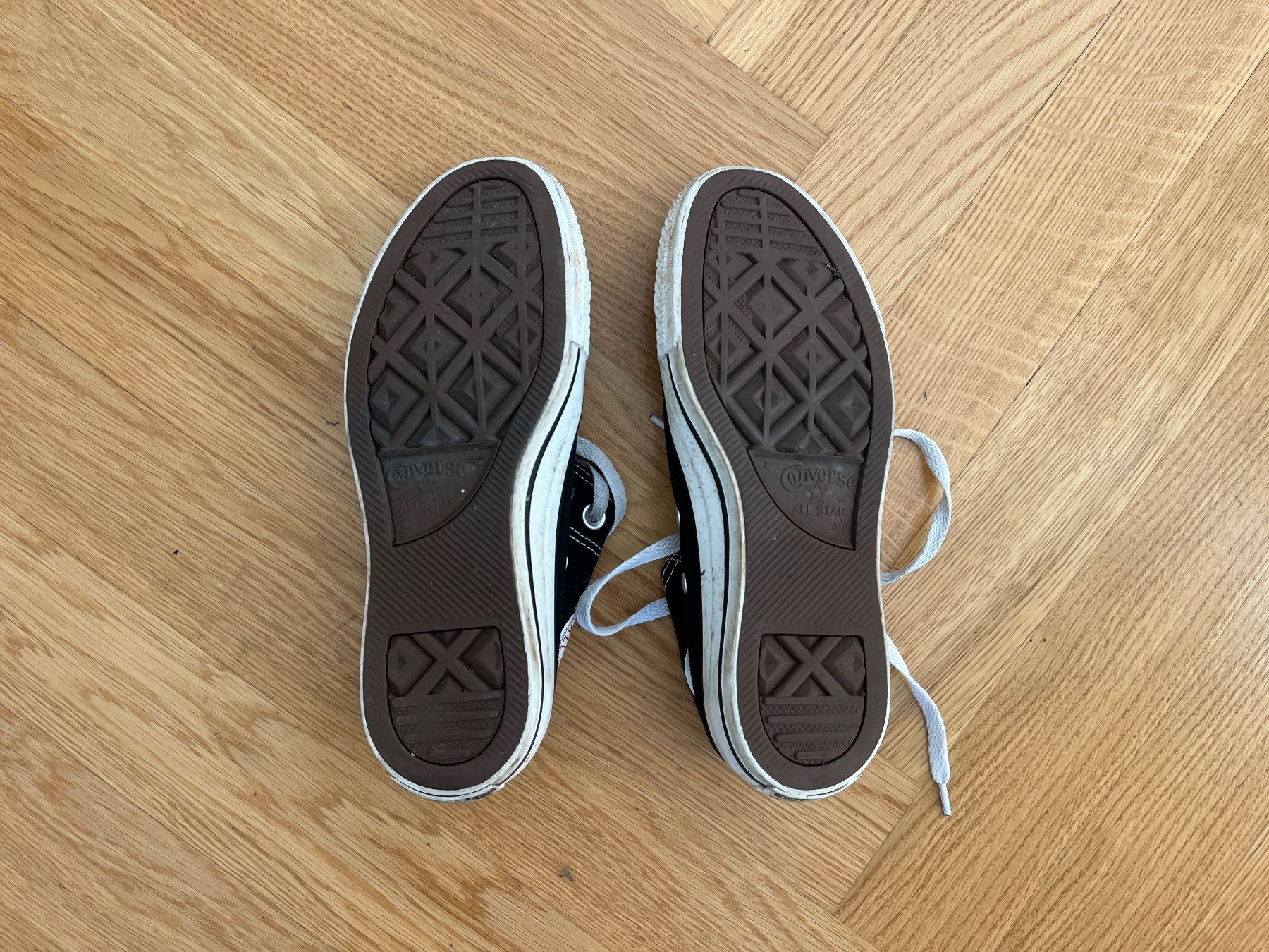Converse Scarpe da donna: Converse Chuck Taylor schwarz Gr. 37 Klassiker – Usato da Zürich venduto da bretxo 8