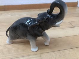 Elefant aus Porzellan