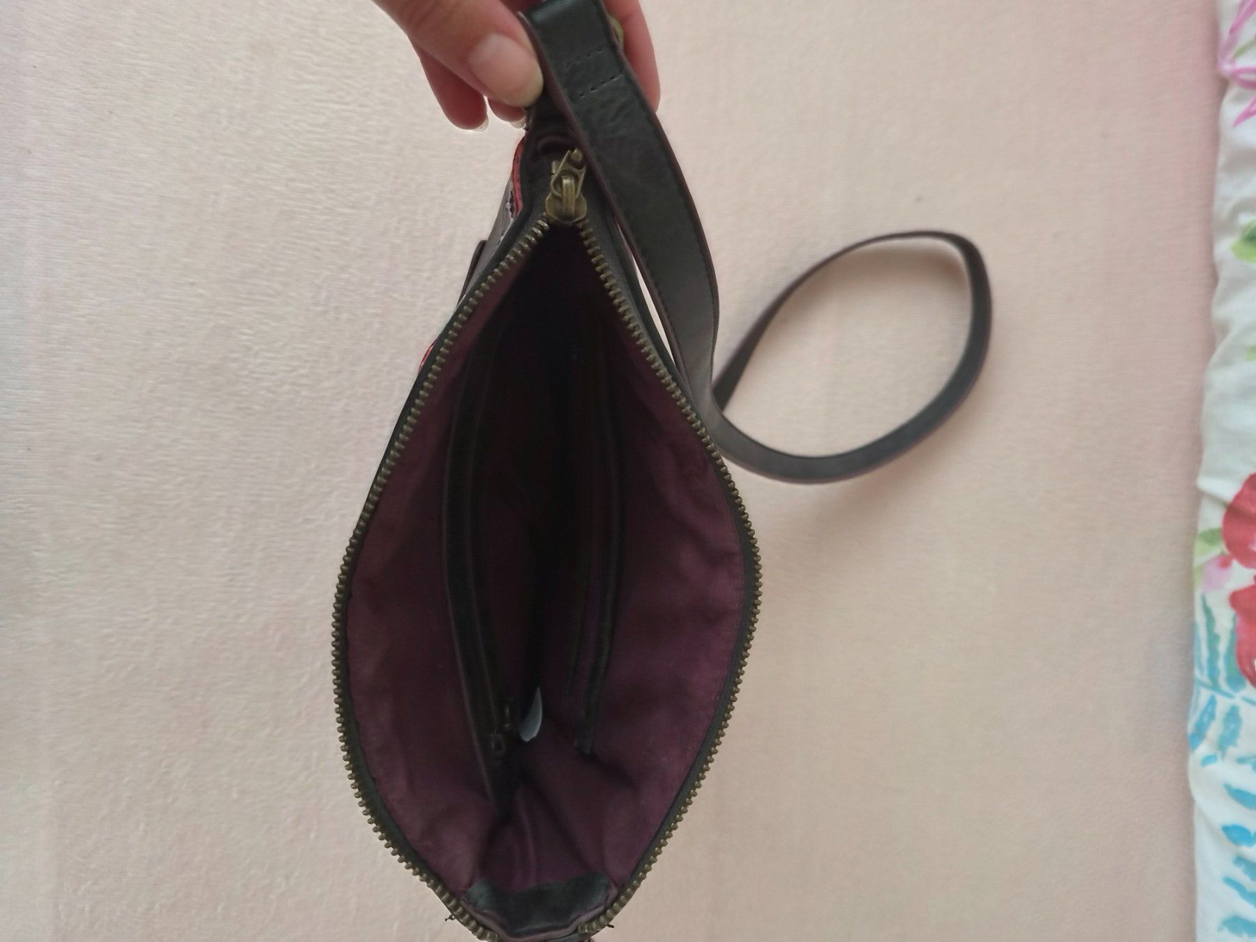 Desigual Borse da donna: Handtasche flach Desigual – Nuovo (secondo la descrizione) da Leutwil venduto da gno_dn7j 2