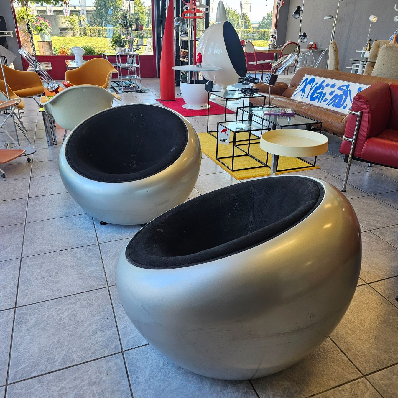 Poltrone: Set Egg Pod Chair Style Eero Aarnio Drehstuhl Sessel – Usato da Nottwil venduto da Wondewa-Shop 1
