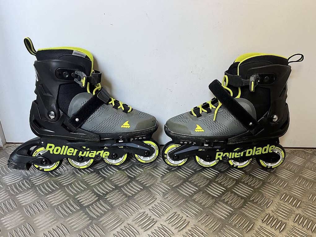 Patins à roul. & inline: Rollerblade Inlineskates Grösse 43 zu verkaufen – D'occasion à Hilterfingen par mus_85w9