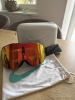 Nike Skibrille/Snowboardbrille mit 2 Gläsern und Etui 