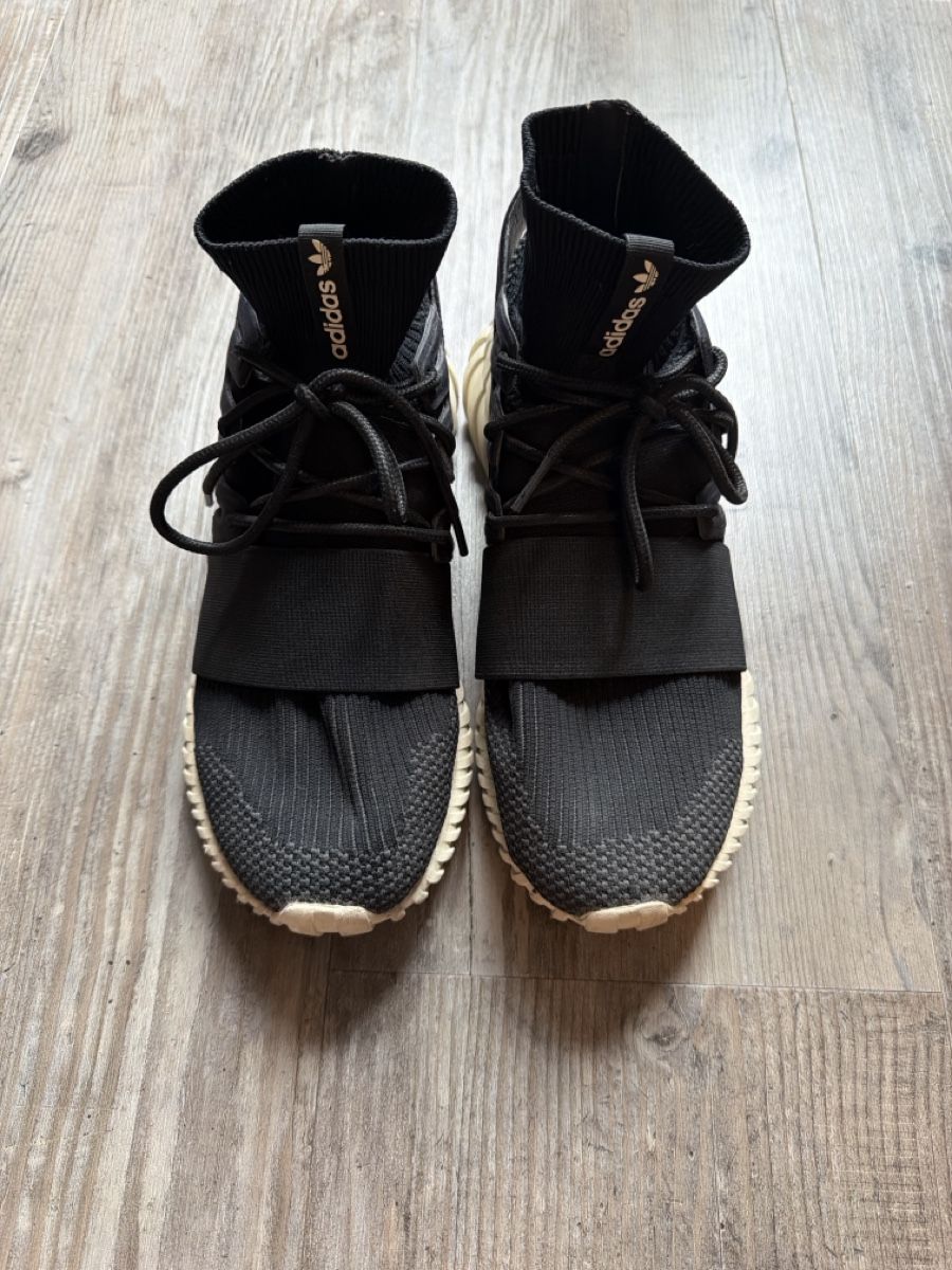 Adidas Herrenschuhe: Adidas Sneaker (43 1/3) – Gebraucht aus Grabs von sacha_rtb 2
