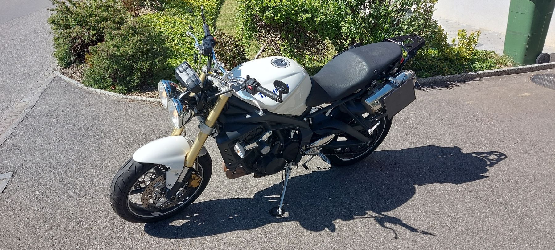 Triumph Strasse: Triumph Street Triple Motorrad – Gebraucht aus Schüpfen von BuffaloB