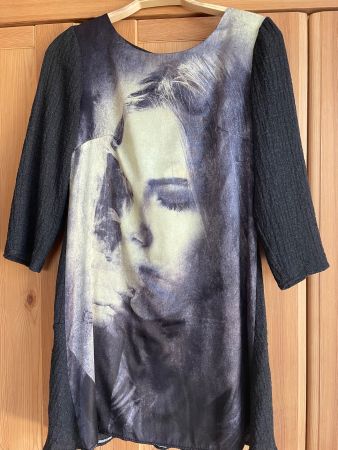 Aussergewöhnliches Damenkleid Gr 42