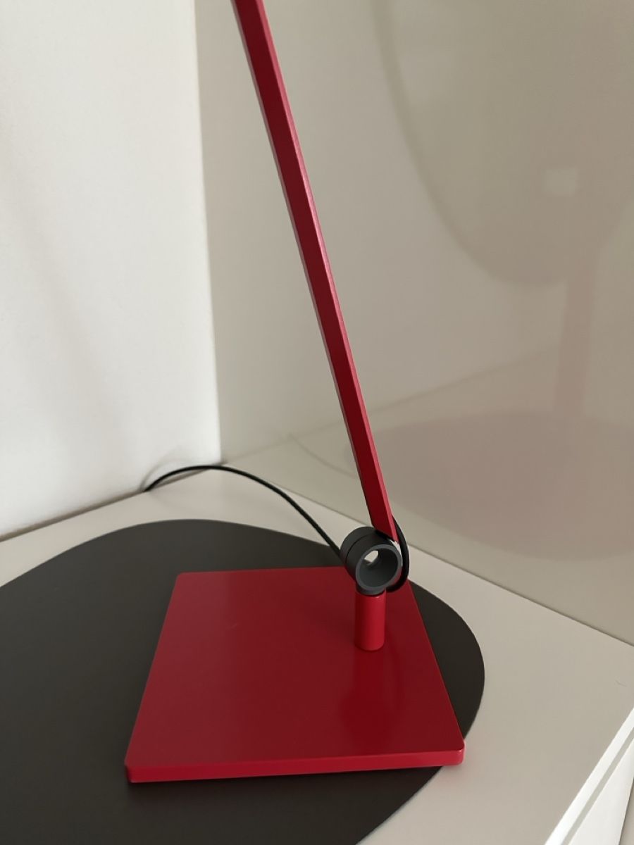 Lampade: Waldmann Tischleuchte PARA.MI Netzbetrieb rot – Usato da Zürich venduto da 183_hk22 3