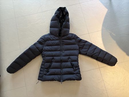 Moncler Daunenjacke schwarz mit Kapuze guter Zustand
