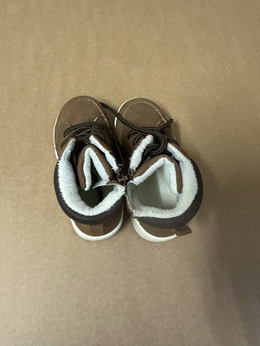 Scarpe per ragazzi: Kinderschuhe Gr. 25 – Usato da Mels venduto da pedromiguel_12 1
