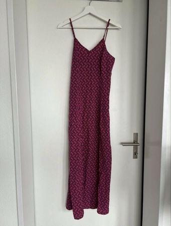Pinkes Kleid mit Schlitz ungetragen Grösse S