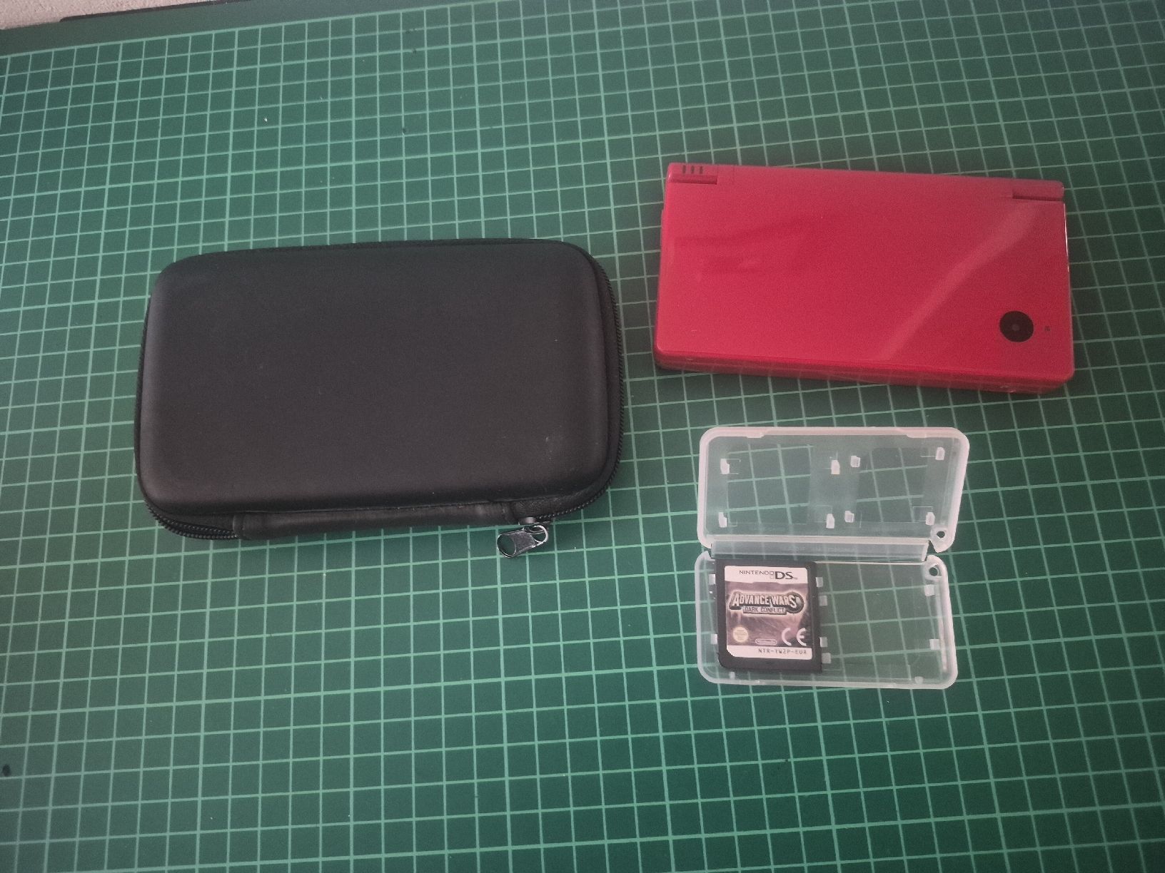 Nintendo Consoles: Nintendo DSi Red console with case and game – D'occasion à Meyrin par Retro-GZ 1